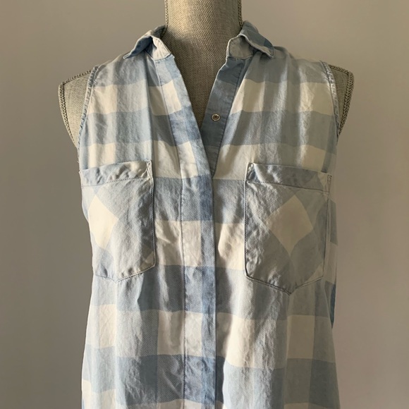 Standard Grace checkered sleeveless button down shirt - Picture 2 of 10